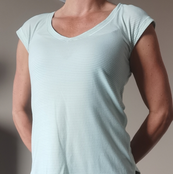 Lululemon - Track Tee - Picture 5 of 11
